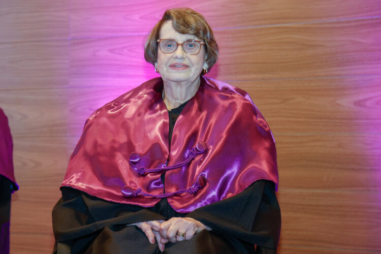 Bernadette Dora Gombossy de Melo Franco recebe título de Professora Emérita da FCF-USP por legado à ciência e à formação de pesquisadores